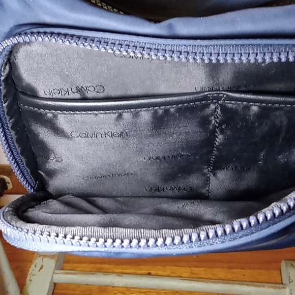 Calvin Klein crossbody purse - Picture 6 of 13